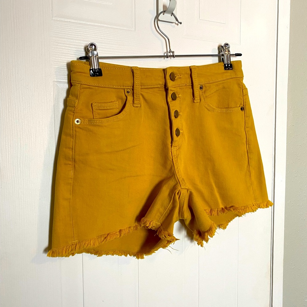 Universal thread mustard short - Picture 1 of 4